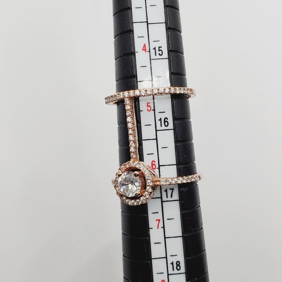 Round White Diamond Simulants Rose Gold - 925 Sterling Silver Halo Ring - Picture 5 of 5